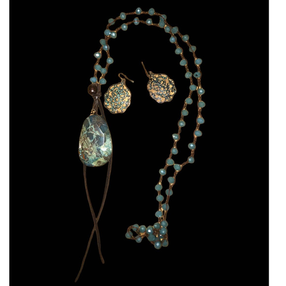 TURQUOISE AND SWAROVSKI BEADED  NECKLACE AND EARRINGS - Picture 2 of 5